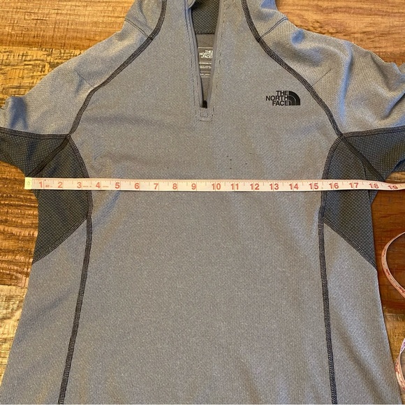 The North Face womens sz 1/4 Zip Mock Neck Pullover - Picture 6 of 14